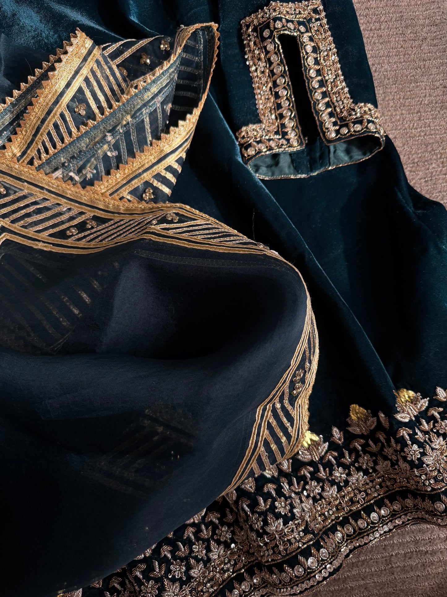 Zuri Teal Velvet Kurta & Shalwar