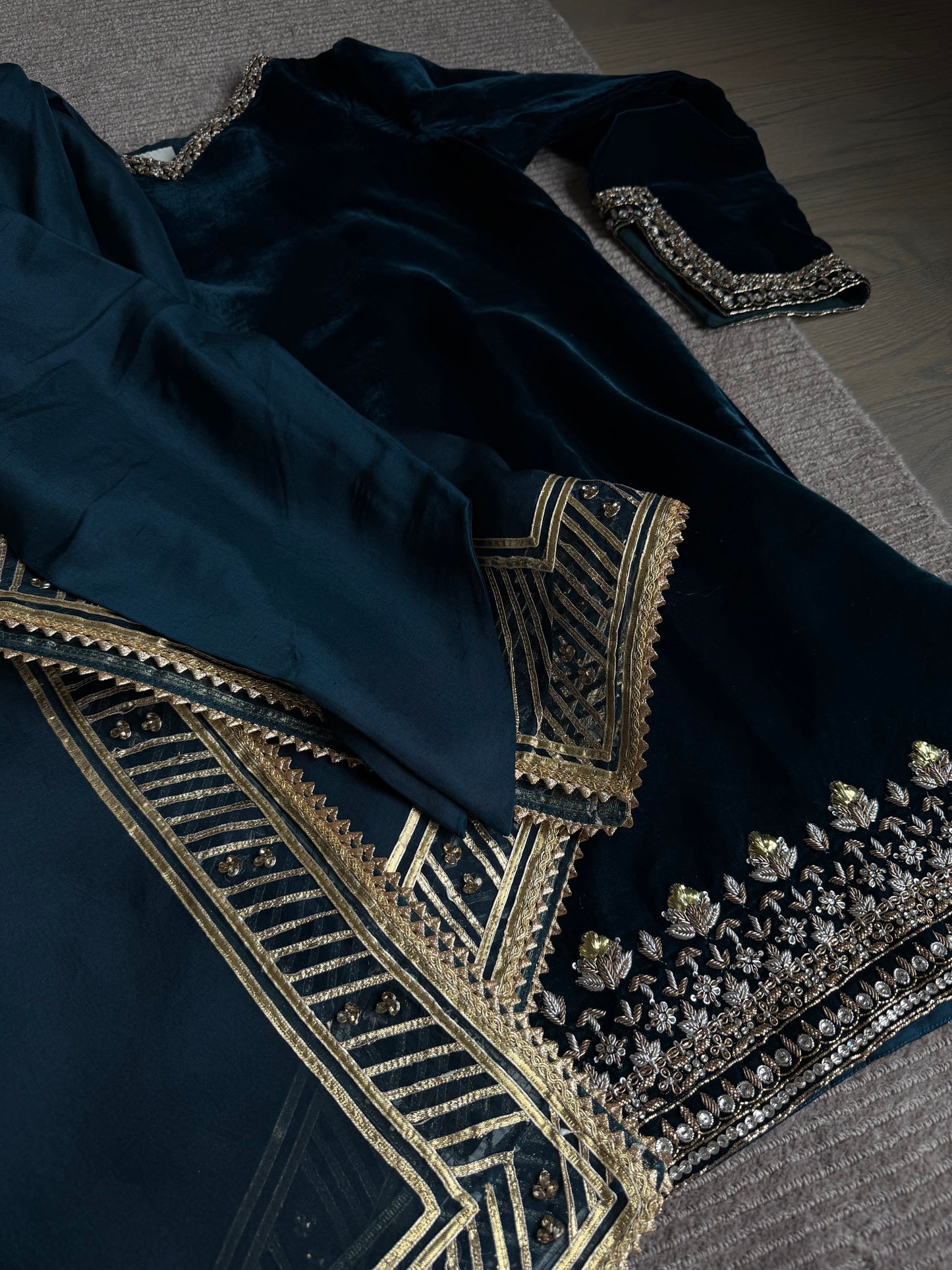 Zuri Teal Velvet Kurta & Shalwar