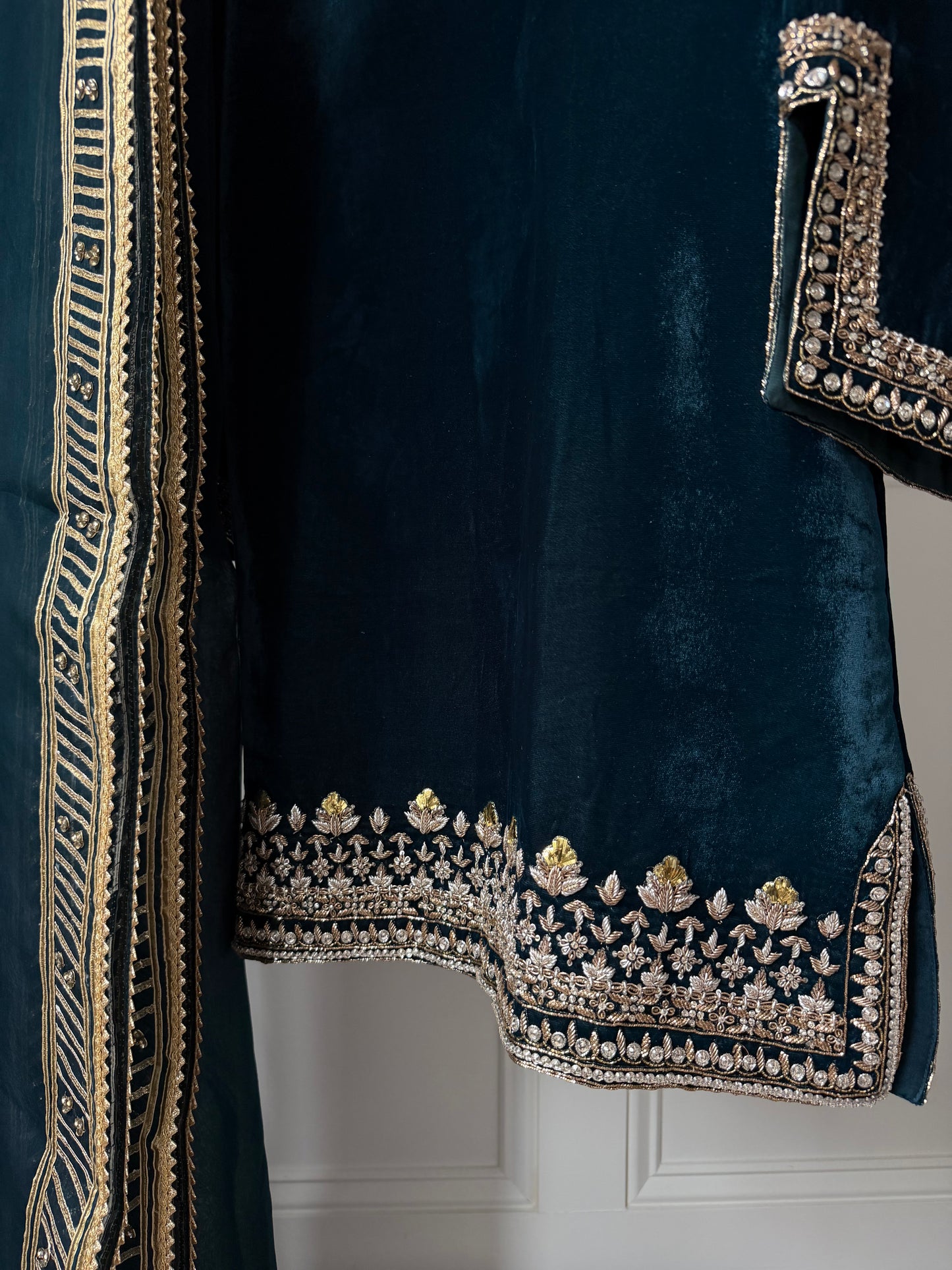 Zuri Teal Velvet Kurta & Shalwar